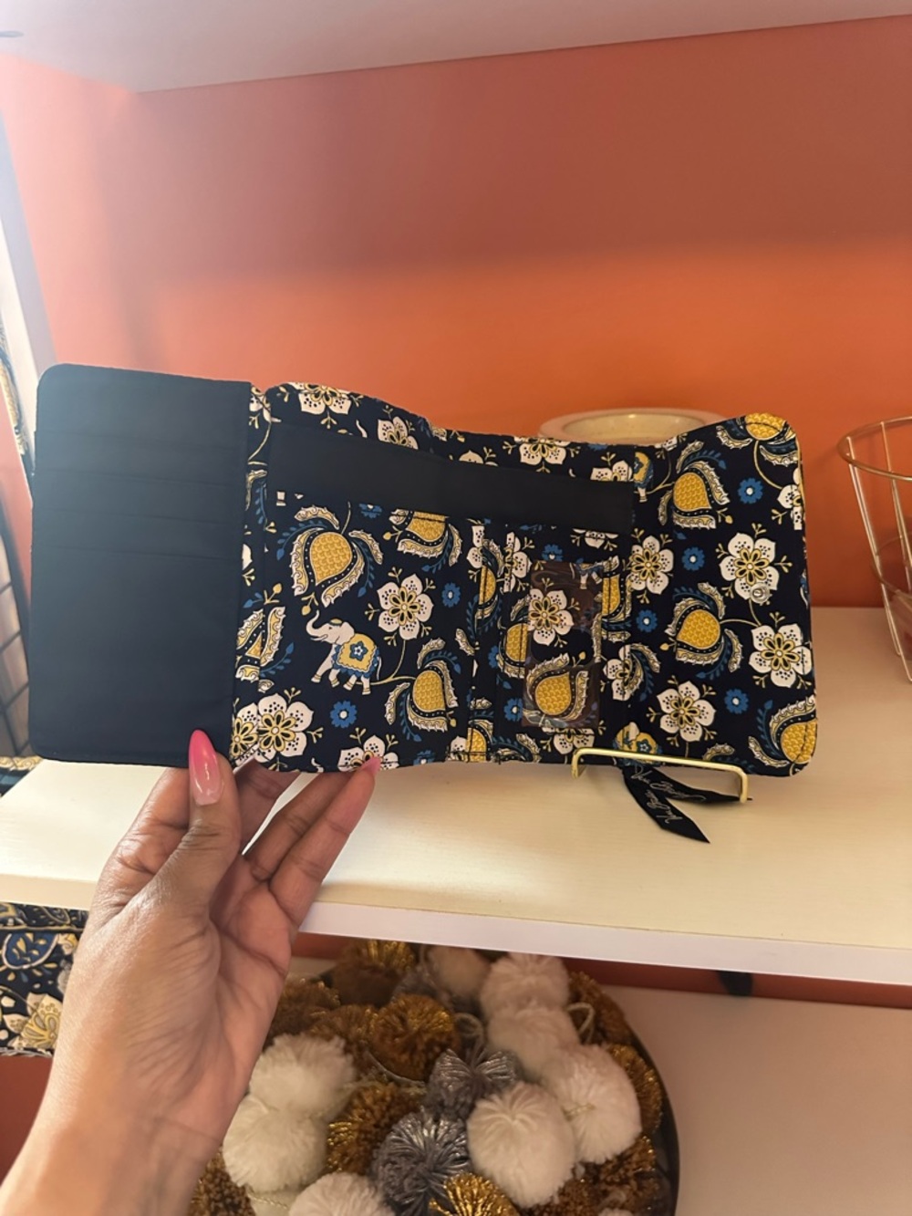 VERA BRADLEY Crossbody Bag and Wallet “Elle Blue” retired print(EUC) - Picture 4 of 16